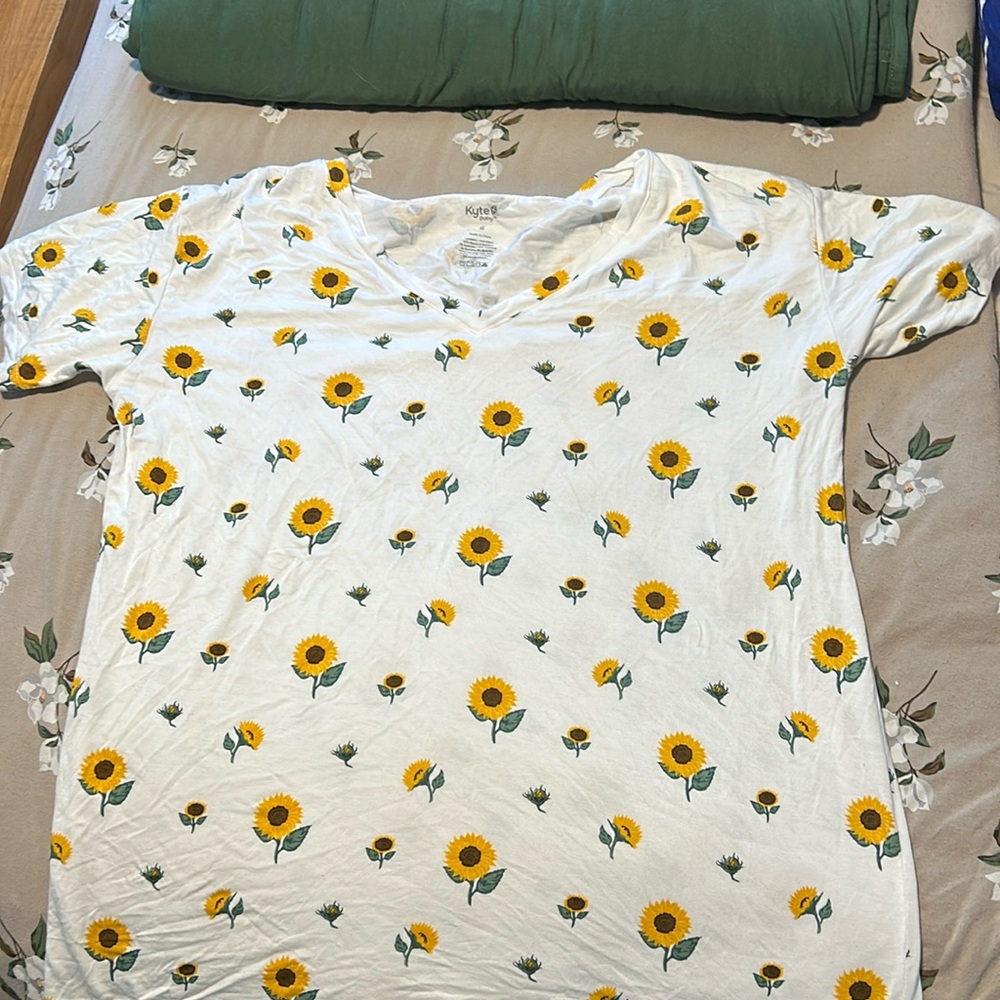 Kyte baby sunflower women’s shirt
